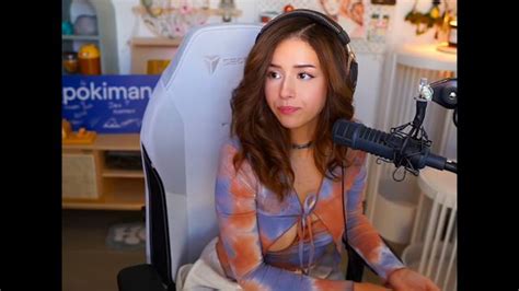 pokimane wardrobe incident